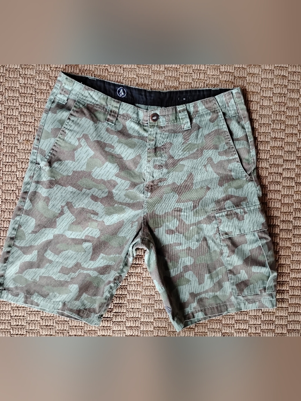 Men's Volcom Camouflage Cargo Shorts SZ 34